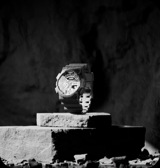 clock-on-stone